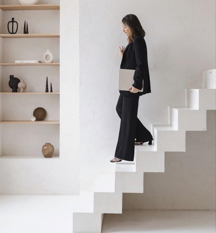 Signature Experience — sculpted staircase set